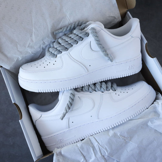 Nike Air Force 1 custom avec gros lacets en corde gris – air force 1 rope laces -sneakers streetwear homme modèle unique