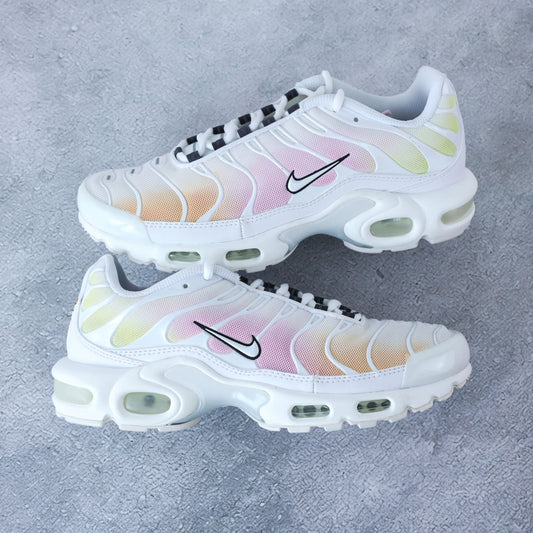 Nike TN custom pastel – Air Max Plus TN1 personnalisées style requin unique