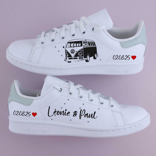 Stan Smith personnalisées mariage avec dessin van Volkswagen, prénoms et date peinte à la main – baskets custom sur mesure couple sneakeaze custom