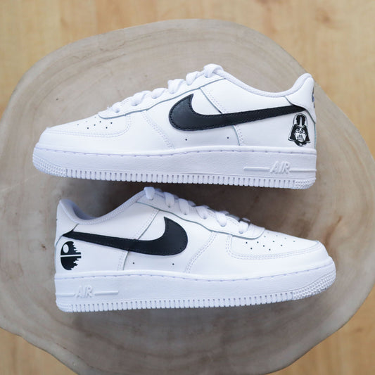 nike air force 1 custom star wars dark vador sneakers personnalisées étoile de la mort baskets custom galaxie jedi sith