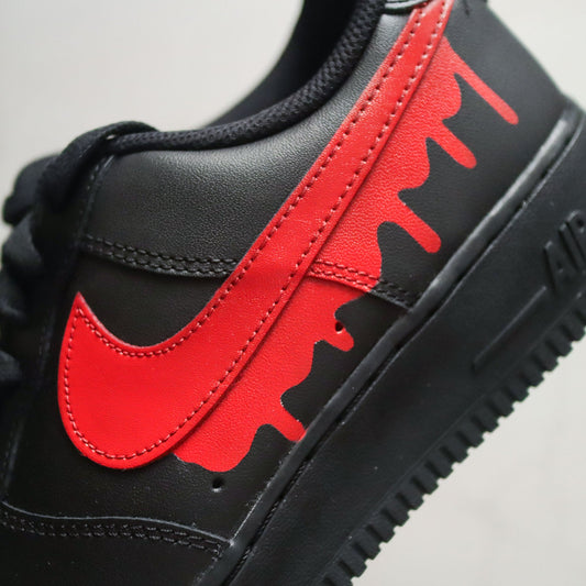 Nike Air Force 1 custom homme noire drip rouge sang, basket unique personnalisée fait main, sneaker streetwear audacieuse
