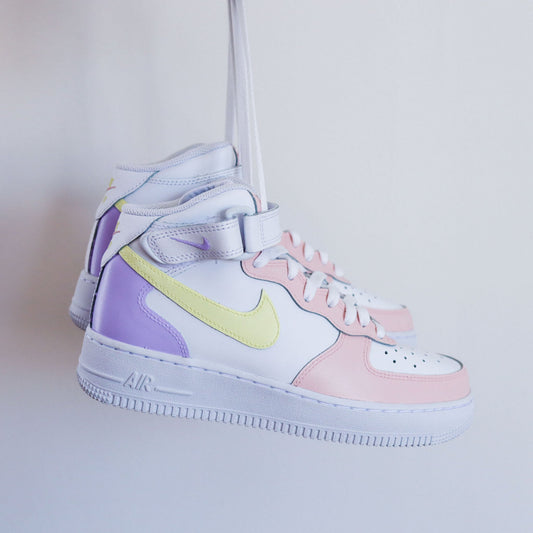 nike air force 1 mid pastel sneakers personnalisées pour femme dans les tons pastel air force one lila et rose clair abskets enfants personnalisables