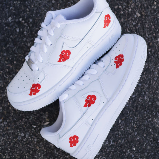 nike air force 1 custom akatsuki naruto sneakers personnalisées anime japon streetwear baskets custom nuage rouge