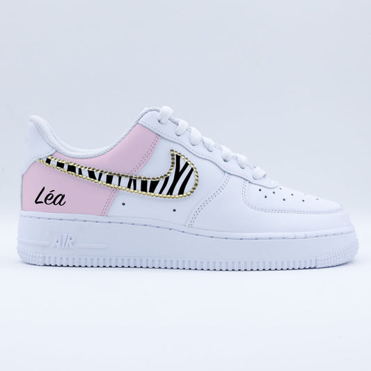 nike air force 1 custom enfant fille motif zèbre strass dorés prénom personnalisé rose pastel cadeau personnalisé
