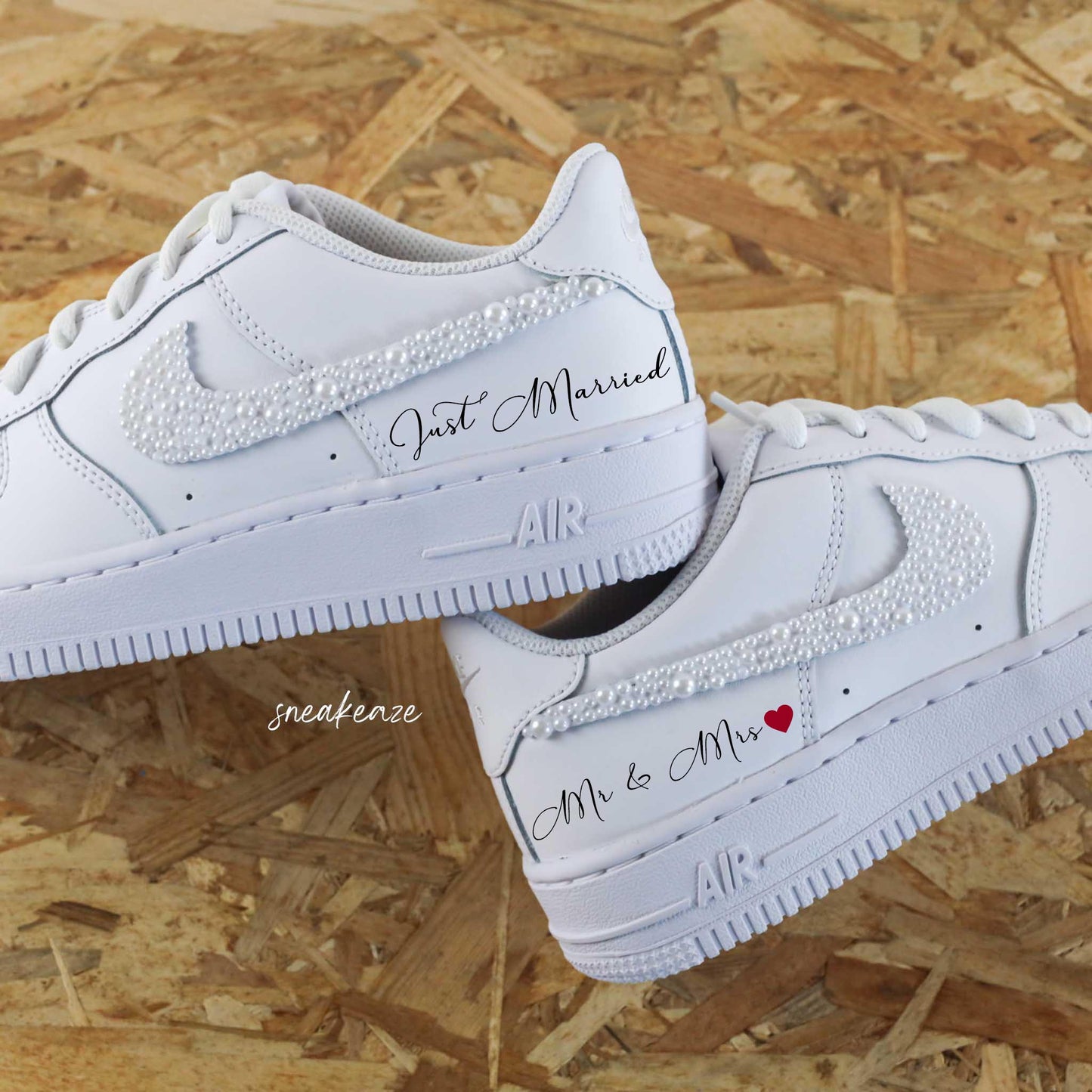 Perles - WEDDING CUSTOM nike Air force 1 custom nacrées pour mariage pour mariée , Chaussures personnalisées initiales et date just married
