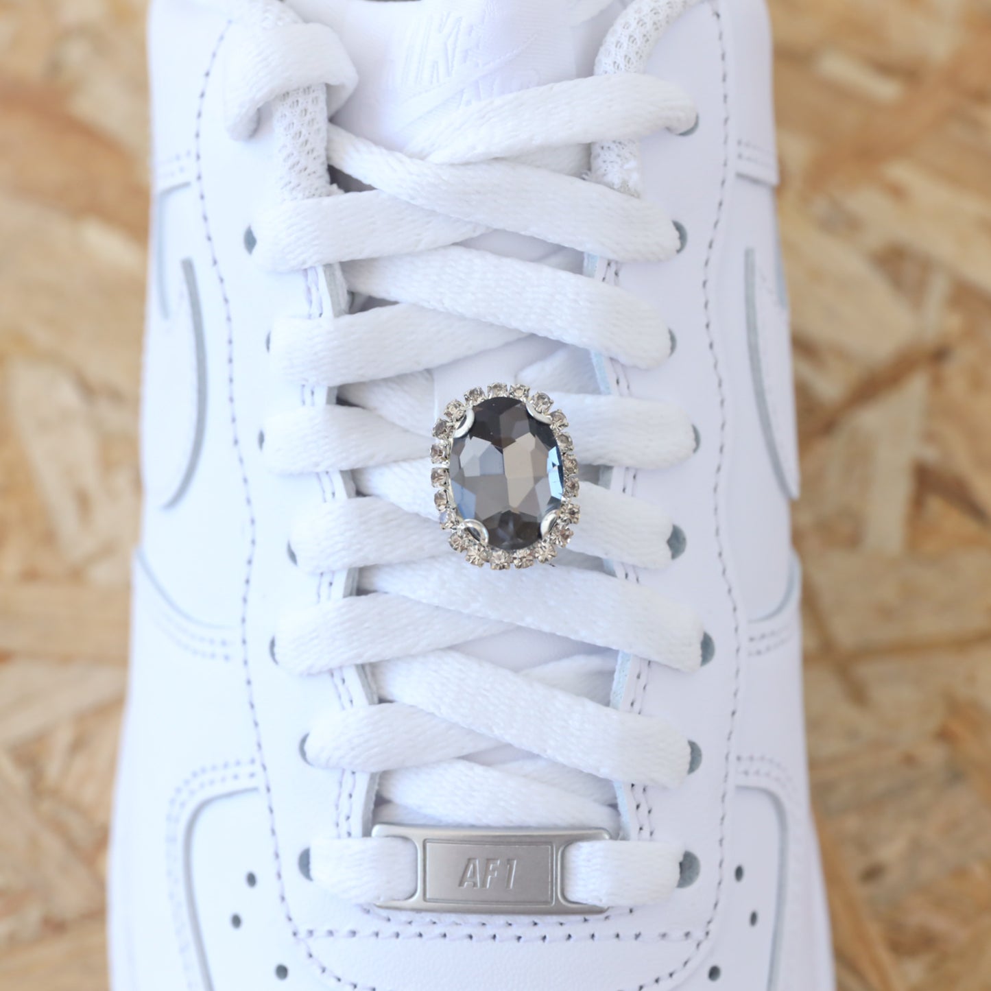 Bijou de lacets pour sneakers nike air force 1 custom et adidas stan smith argent à strass