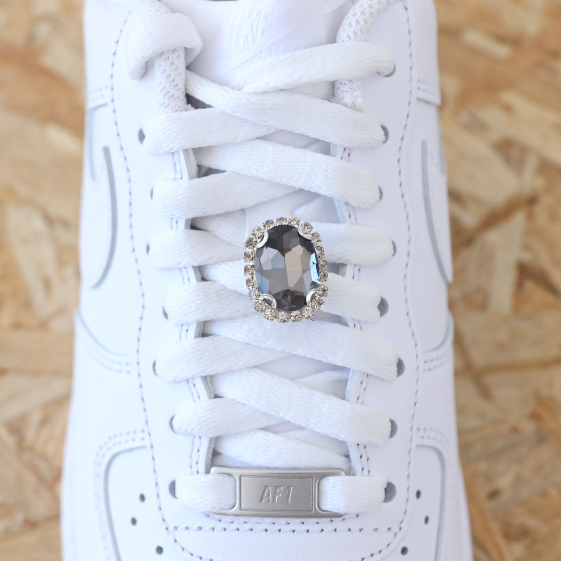 Bijou de lacets pour sneakers nike air force 1 custom et adidas stan smith argent à strass