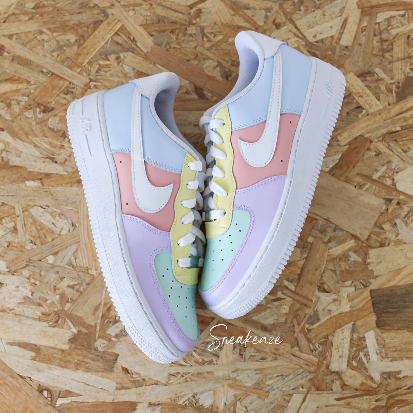Baskets nike air force 1 custom color tones white pastel clair sneakeaze custom skz