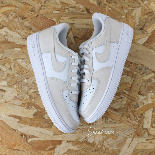 Baskets AF1 custom air force 1 enfants et bébés beige clair toddler