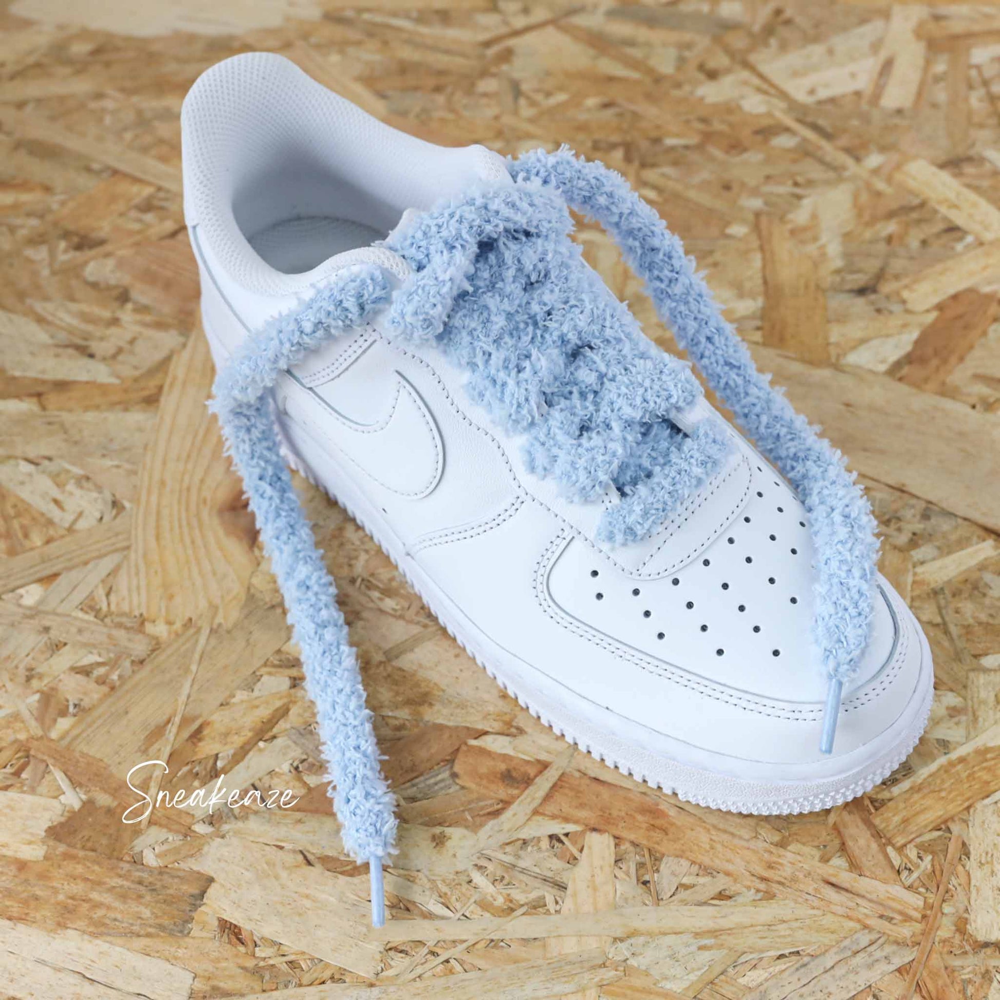 Accessoires pour baskets - lacets tout doux en polaire moumoutte - teddy laces fluffy nike air force 1 customs  sneakeaze customs skz