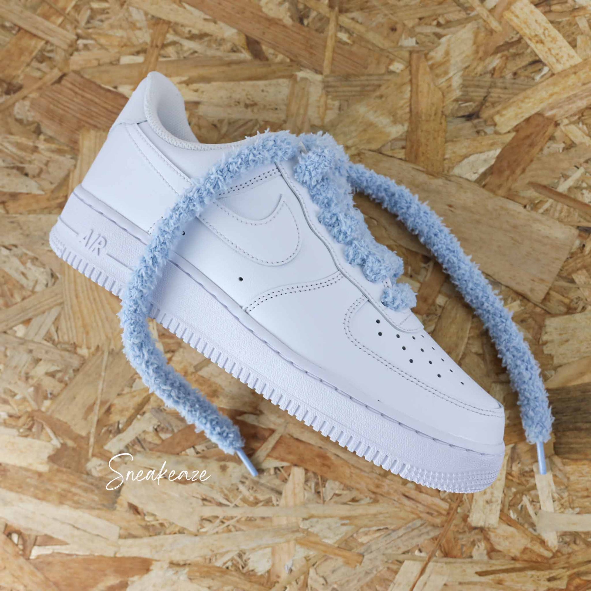 Accessoires pour baskets - lacets tout doux en polaire moumoutte - teddy laces fluffy nike air force 1 customs  sneakeaze customs skz