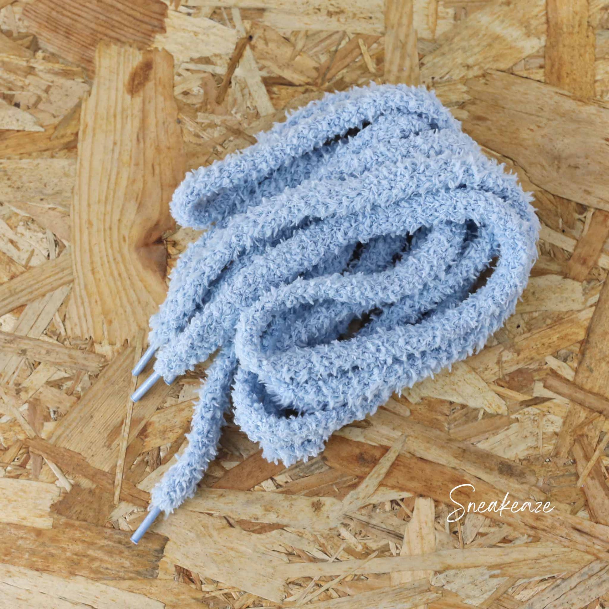 Accessoires pour baskets - lacets tout doux en polaire moumoutte - teddy laces fluffy nike air force 1 customs  sneakeaze customs skz