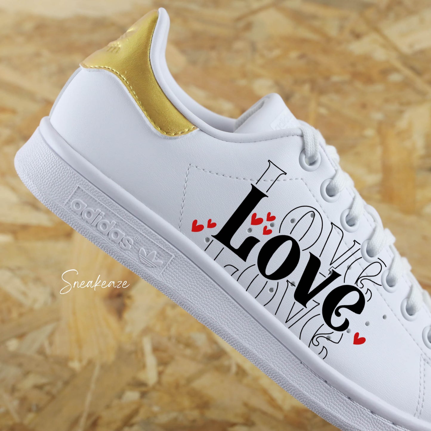 baskets Adidas stan smith custom mariage - wedding day personnalisation date du mariage sur le thème de l'amour couleur gold doré- sneakeaze customs skz