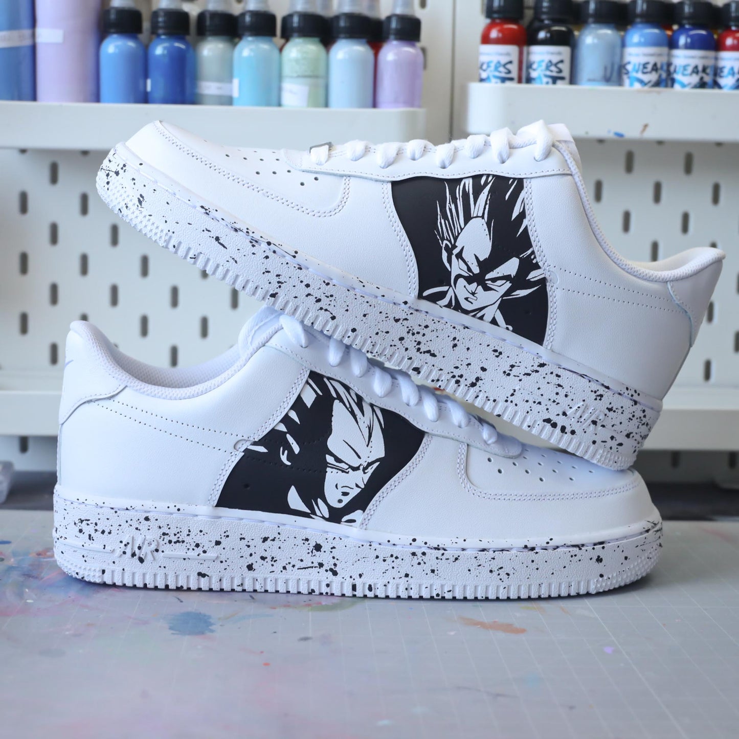 Baskets Nike Air force 1 custom dessin Dragon Ball Z vegeta manga animé japonais sneakeaze custom skz