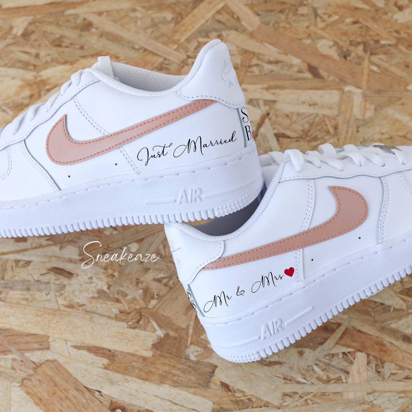 Air Force 1 personnalisées mariage - Nike custom "just married" inscription des initiales des mariés et de la date du jour J couleur terracotta argile - sneakeaze customs