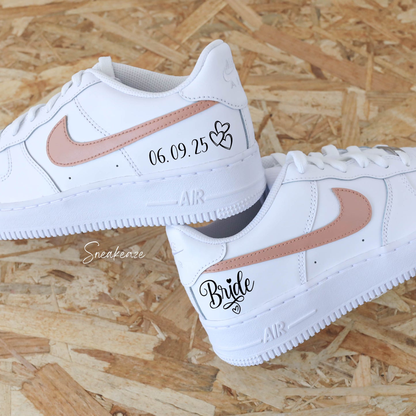 baskets personnalisées mariage nike air force 1 custom mariage couleur terracotta inscription du mot bride et date du mariage wedding sneakeaze customs skz