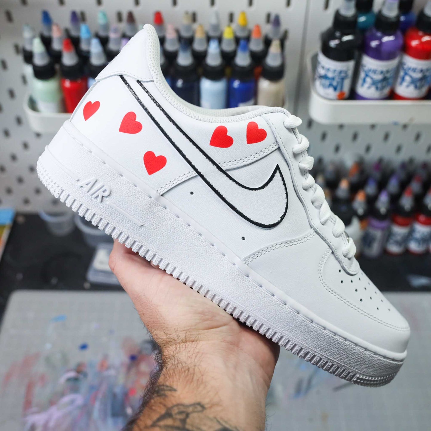 Baskets Nike air force 1 custom silhouette coeur rouge saint valentin - sneakeaze skz custom