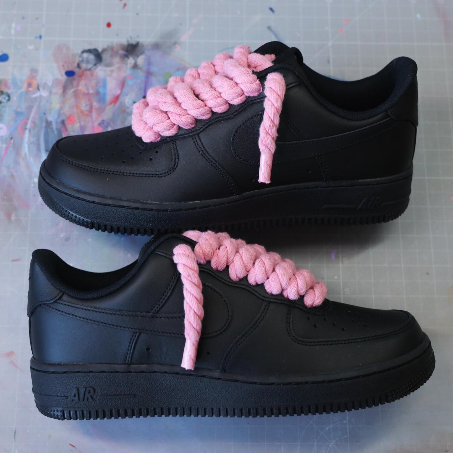 Baskets nike air force 1 black customs - ropes laces rose barbie - dye sneakeaze customs skz