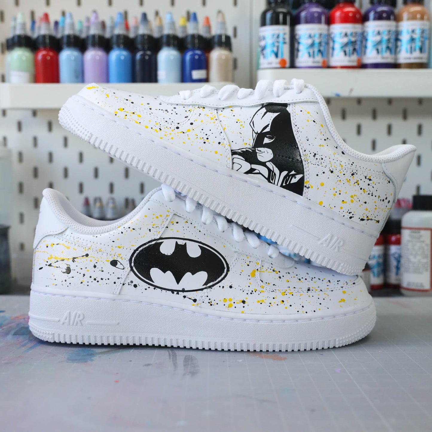 baskets nike Air force 1 personnalisées - sneakers custom batman splash DC comics le joker sneakeaze skz custom