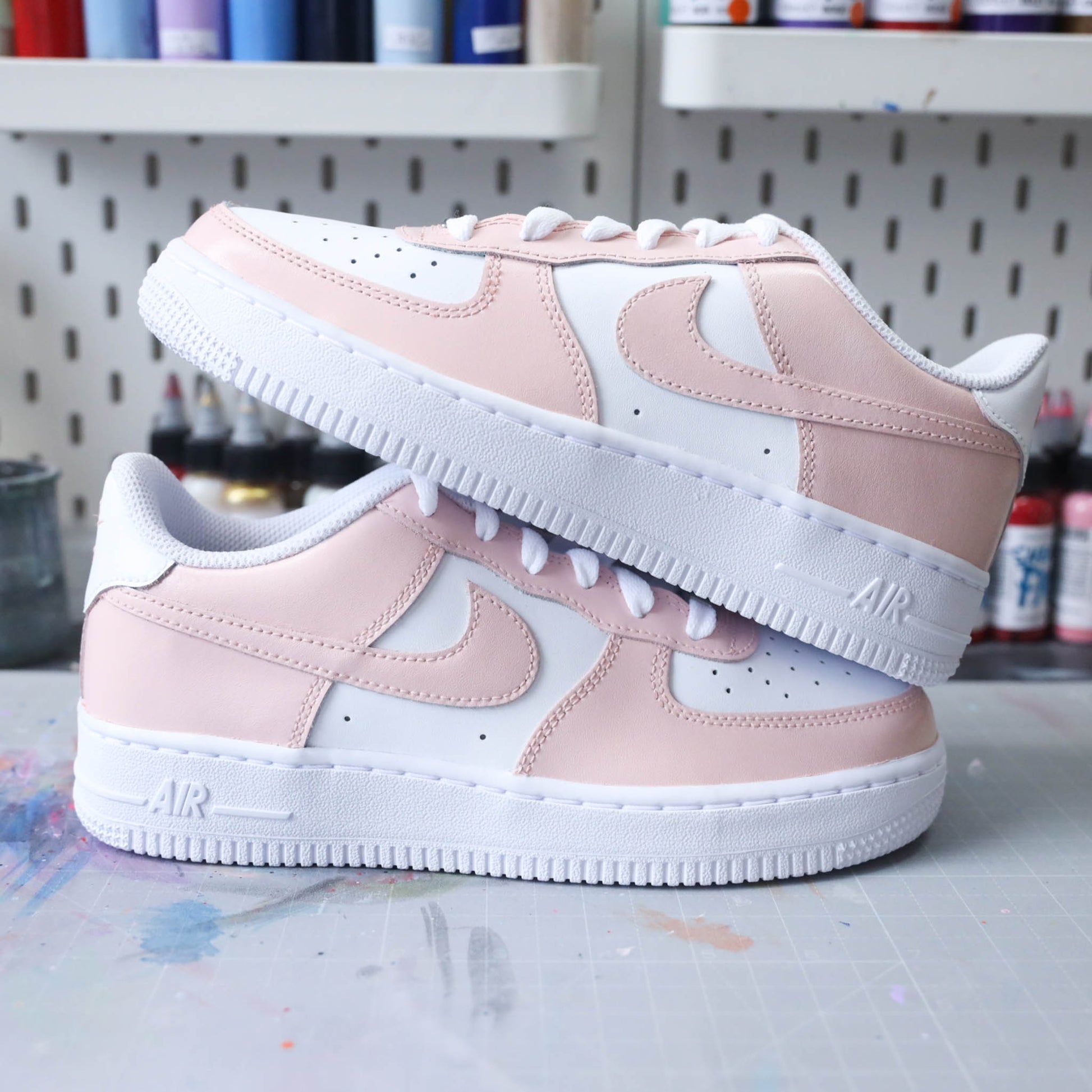nike air force 1 custom rose pastel baskets custom femme enfants nike rose af1 pastel sneakers nike personnalisable