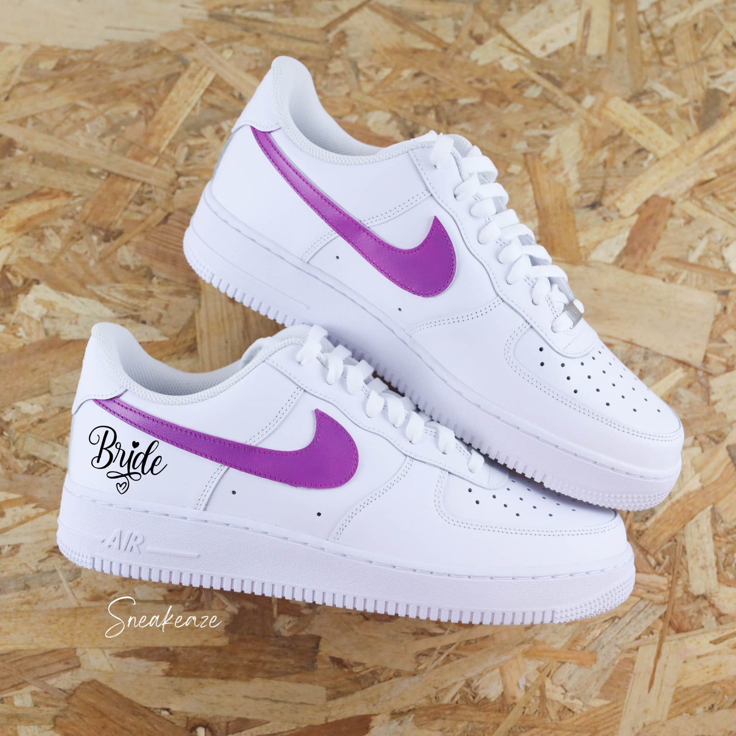 baskets personnalisées mariage nike air force 1 custom mariage inscription du mot bride et date du mariage wedding sneakeaze customs skz