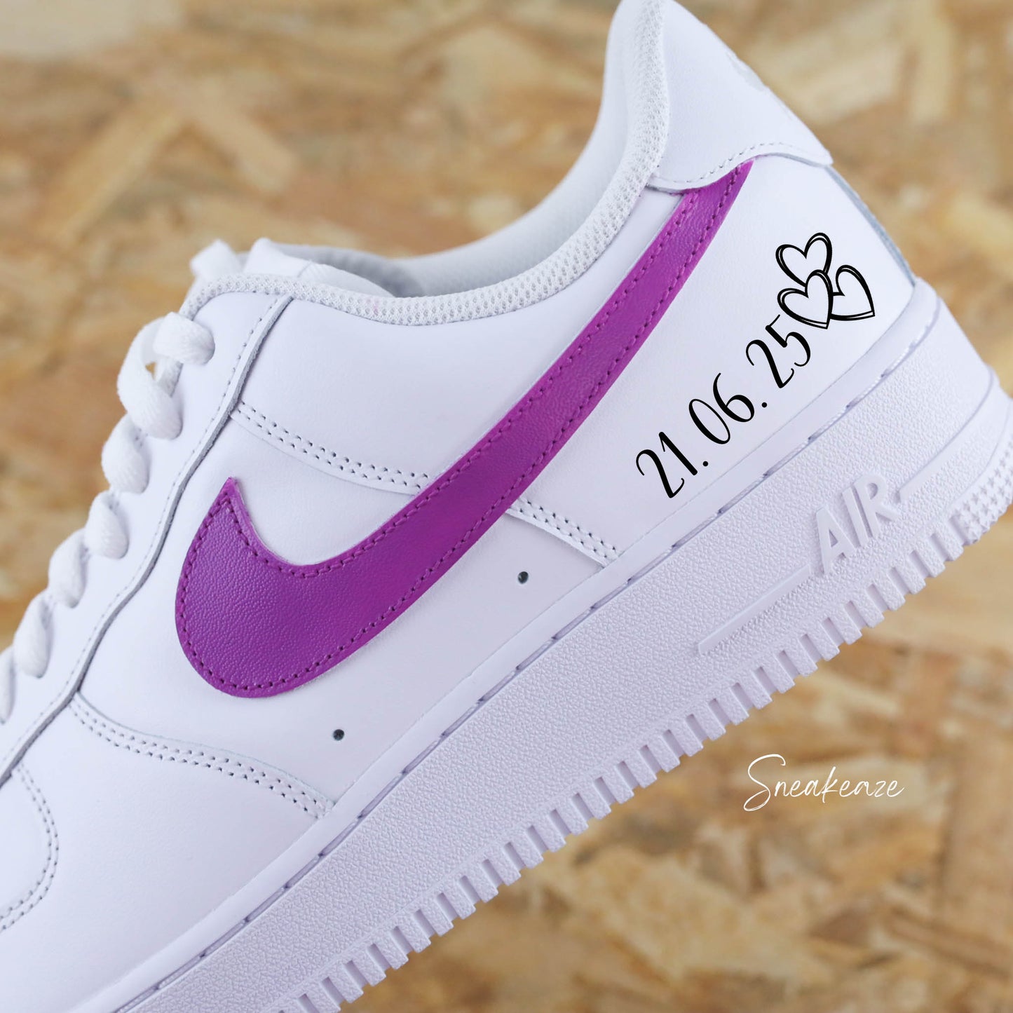 baskets personnalisées mariage nike air force 1 custom mariage inscription du mot bride et date du mariage wedding sneakeaze customs skz