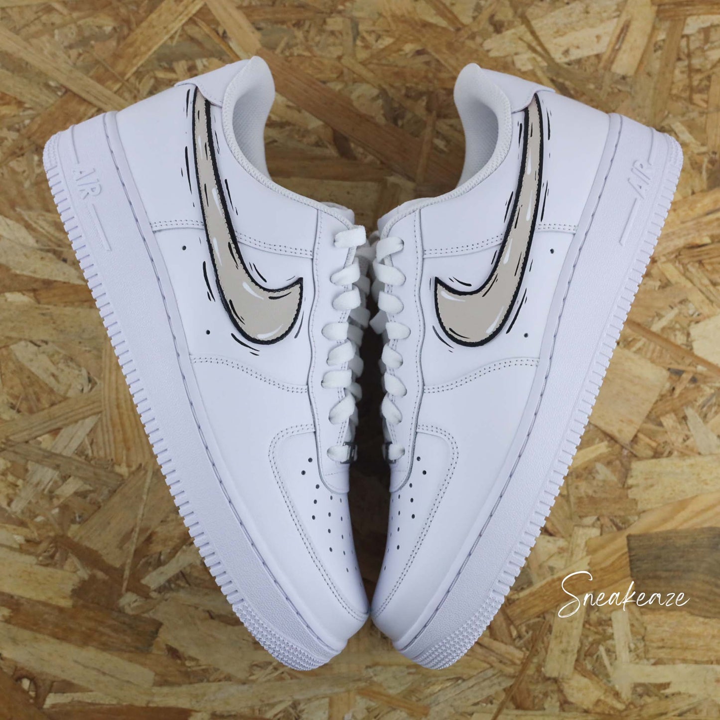 baskets nike air force 1 custom AF1 swoosh cartoon sketch beige clair sneakers personnalisé baskets custom