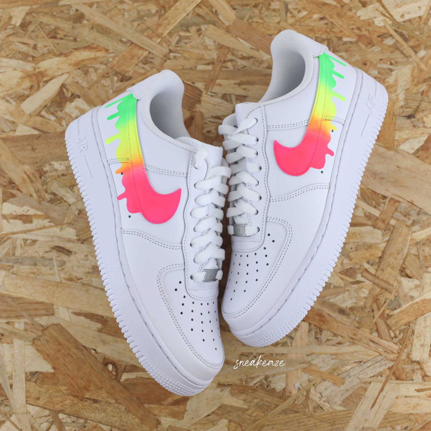 Baskets nike air force 1 custom drip neon paint sneakeaze custom skz