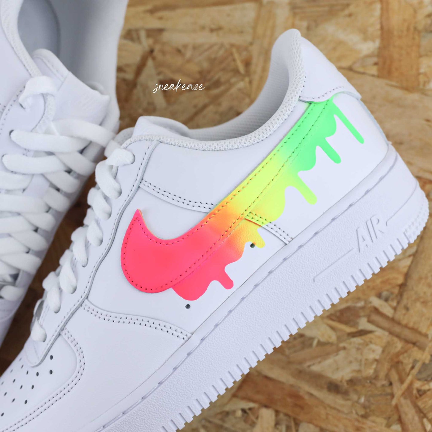 Baskets nike air force 1 custom drip neon paint sneakeaze custom skz