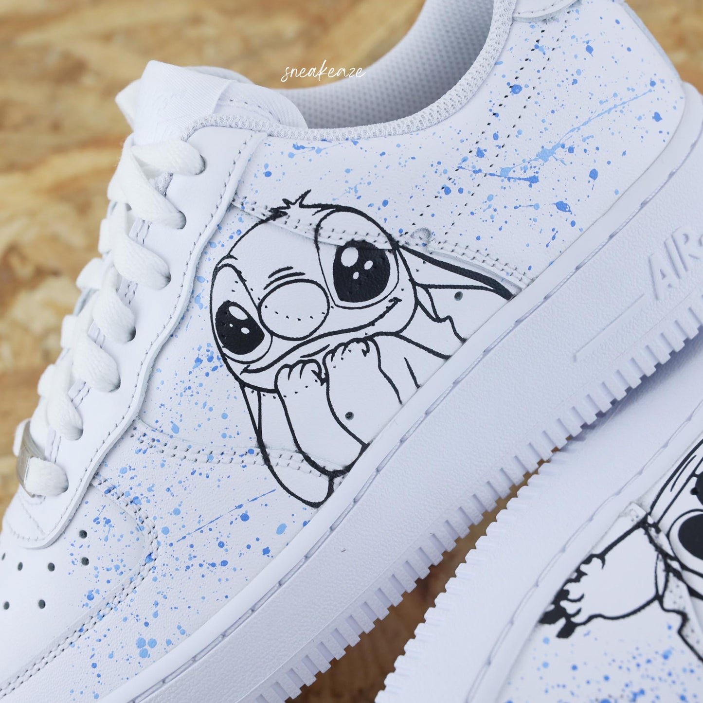 Baskets nike air force 1 custom peint à la main disney lilo et stitch splash bleu sneakeaze custom skz