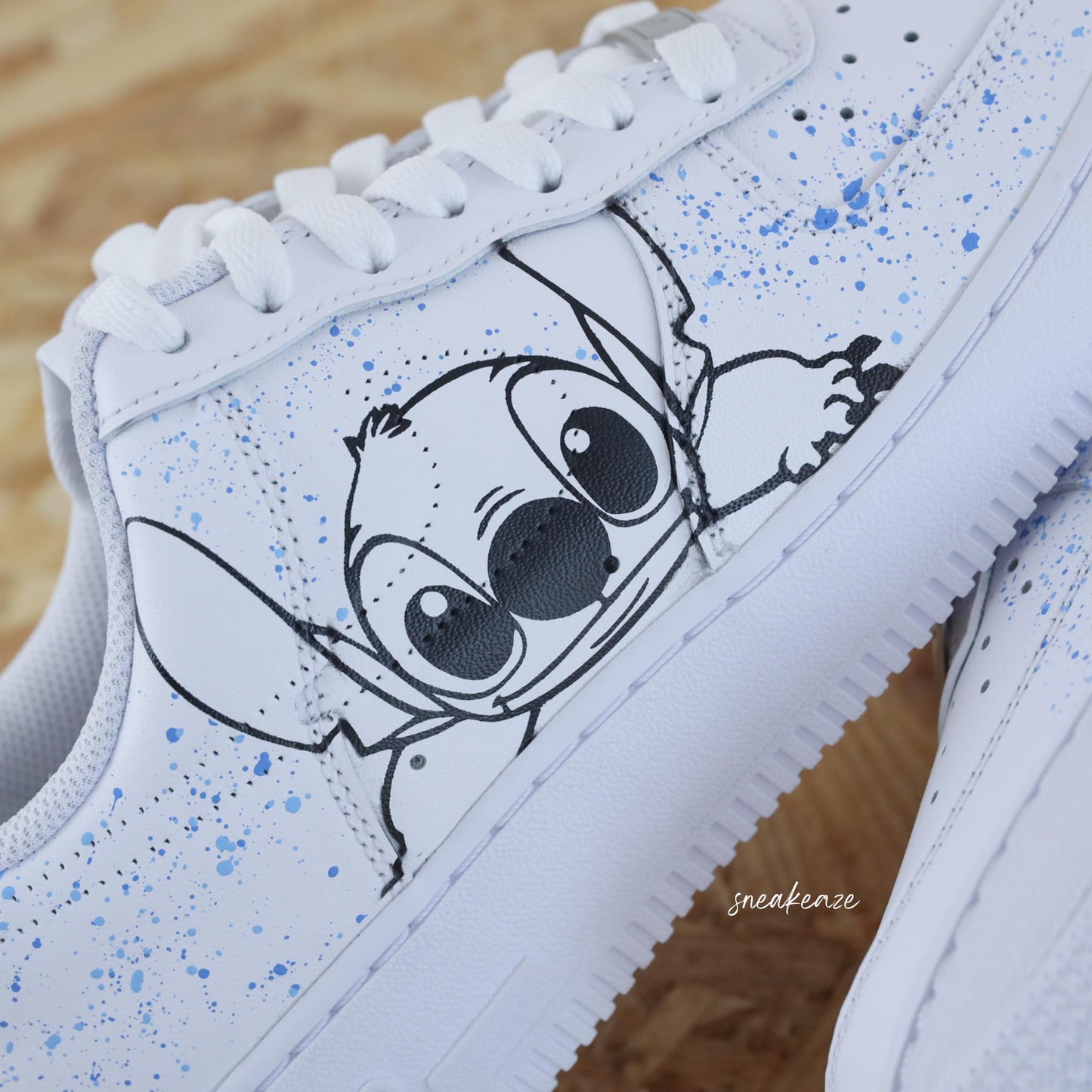 Baskets nike air force 1 custom peint à la main disney lilo et stitch splash bleu sneakeaze custom skz