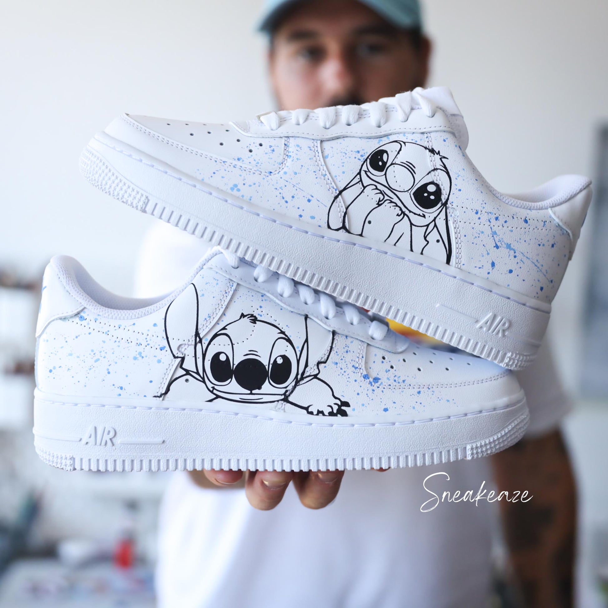 Baskets nike air force 1 custom peint à la main disney lilo et stitch splash bleu  sneakeaze custom skz