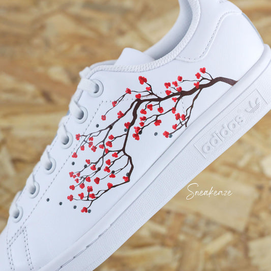 baskets adidas stan smith custom sakura cherry blossom sneakers personnalisées à la main couleur rouge japon sneakers skz sneakeaze