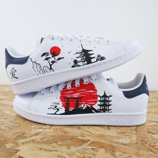 Japonese style - dessin traditionnel japonais - Adidas stan smith Custom Japon | Sneakeaze customs baskets personnalisées pour femme sneakers advantage rouge et noir
