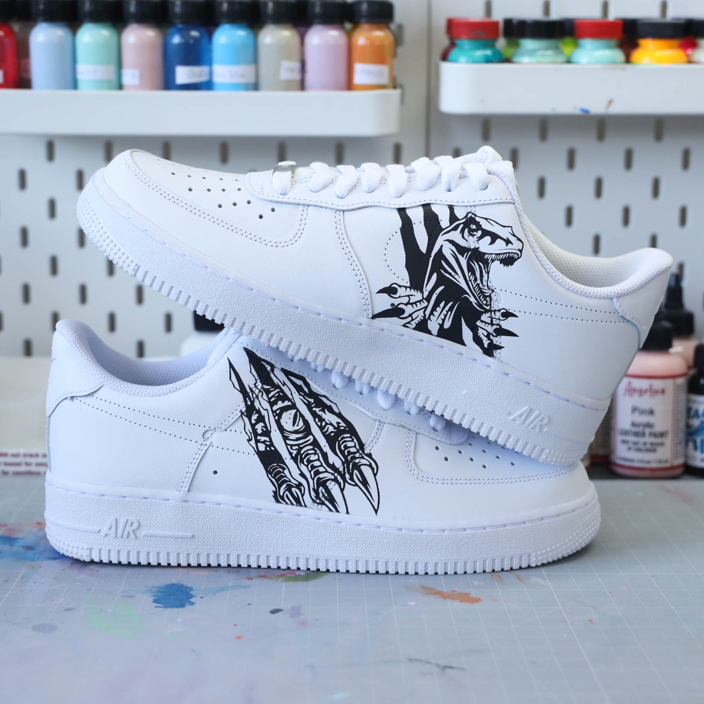 baskets nike air force 1 custom jurassic park - dinosaures velociraptor - sneakeaze customs skz