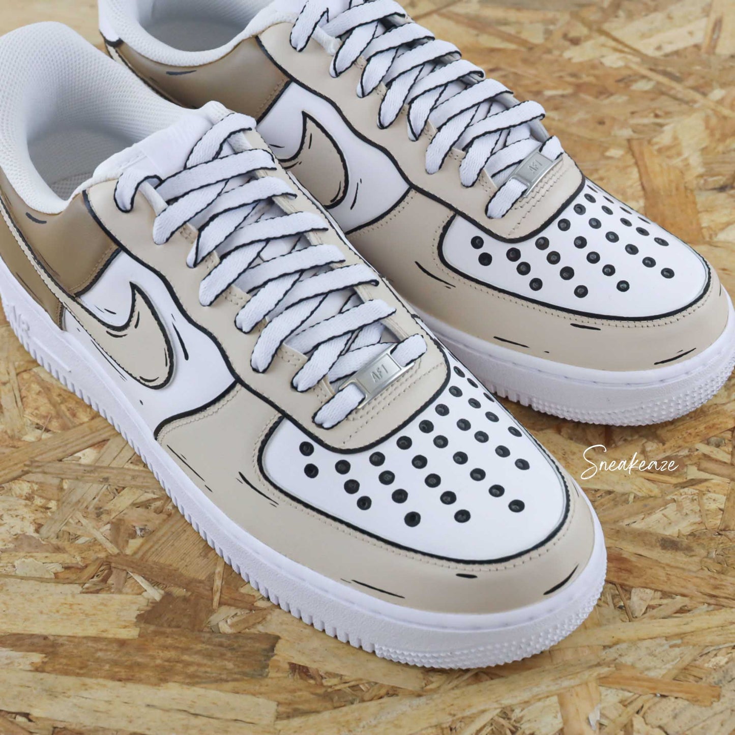 Nike air force 1 custom cartoon sketch - sneakers personnalisées à la main style bande dessinée BD couleur beige et marron pastel chaussures fille et garçon sneakeaze custom