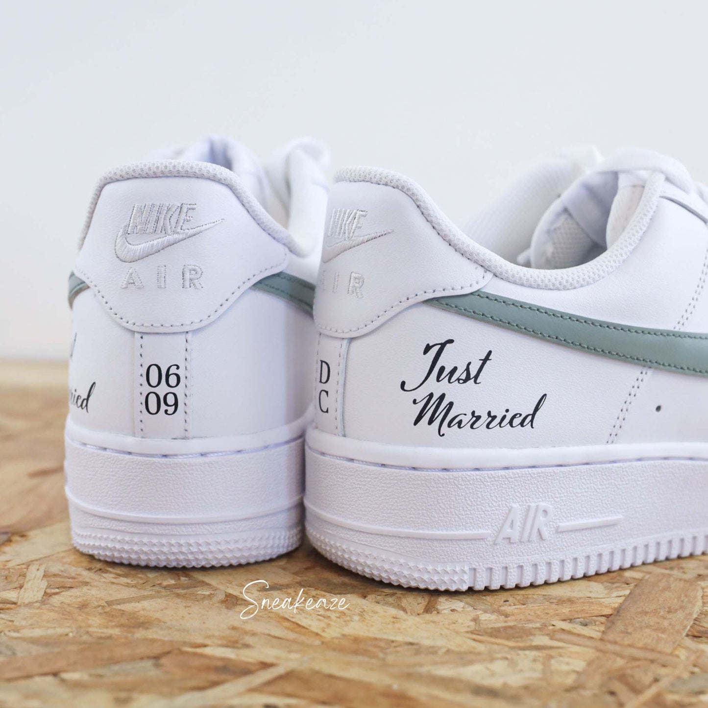 nike air force 1 custom mariage "just married" personnalisation date et initiales talon peint à la main sneakeaze custom