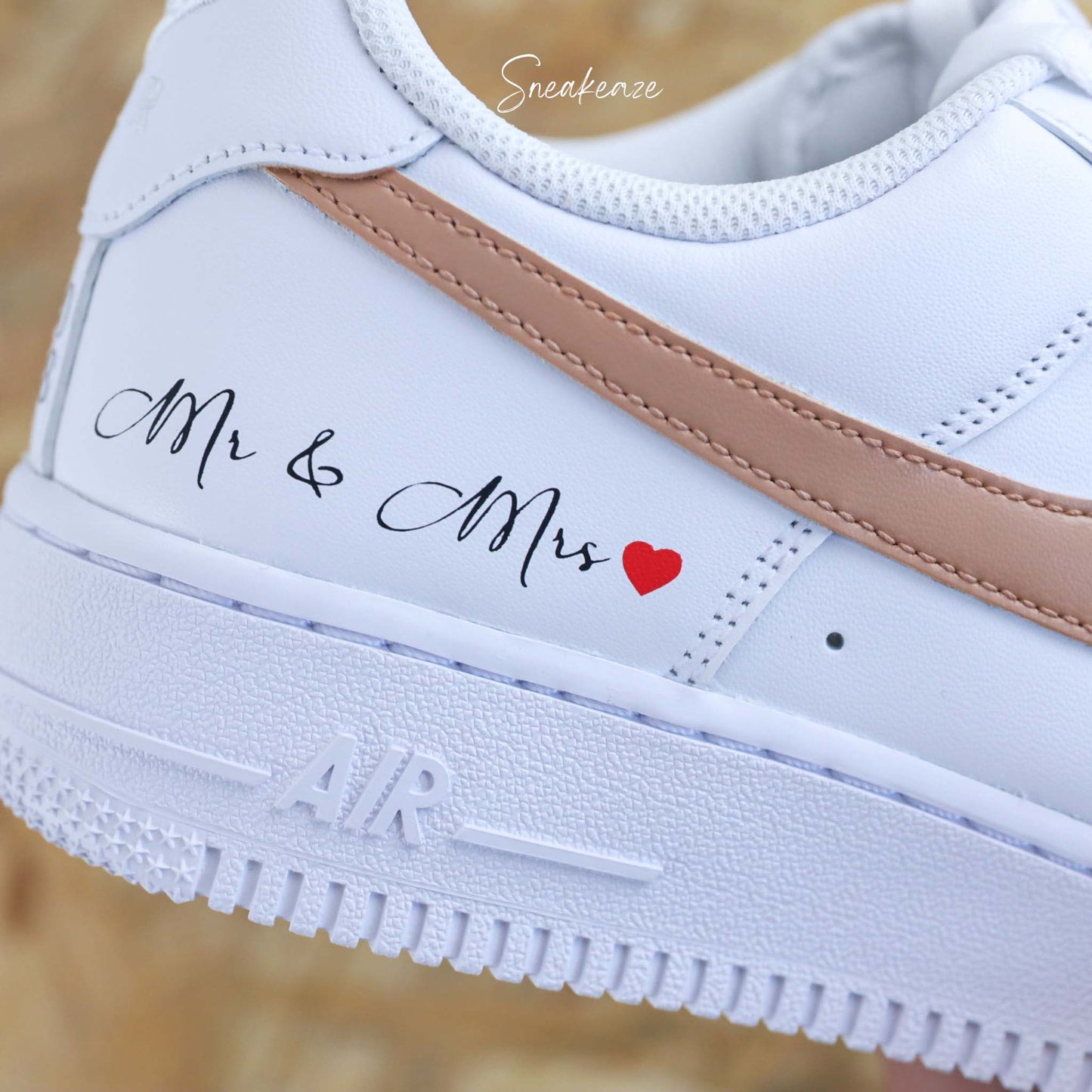Air Force 1 personnalisées mariage - Nike custom "just married" inscription des initiales des mariés et de la date du jour J couleur terracotta argile - sneakeaze customs