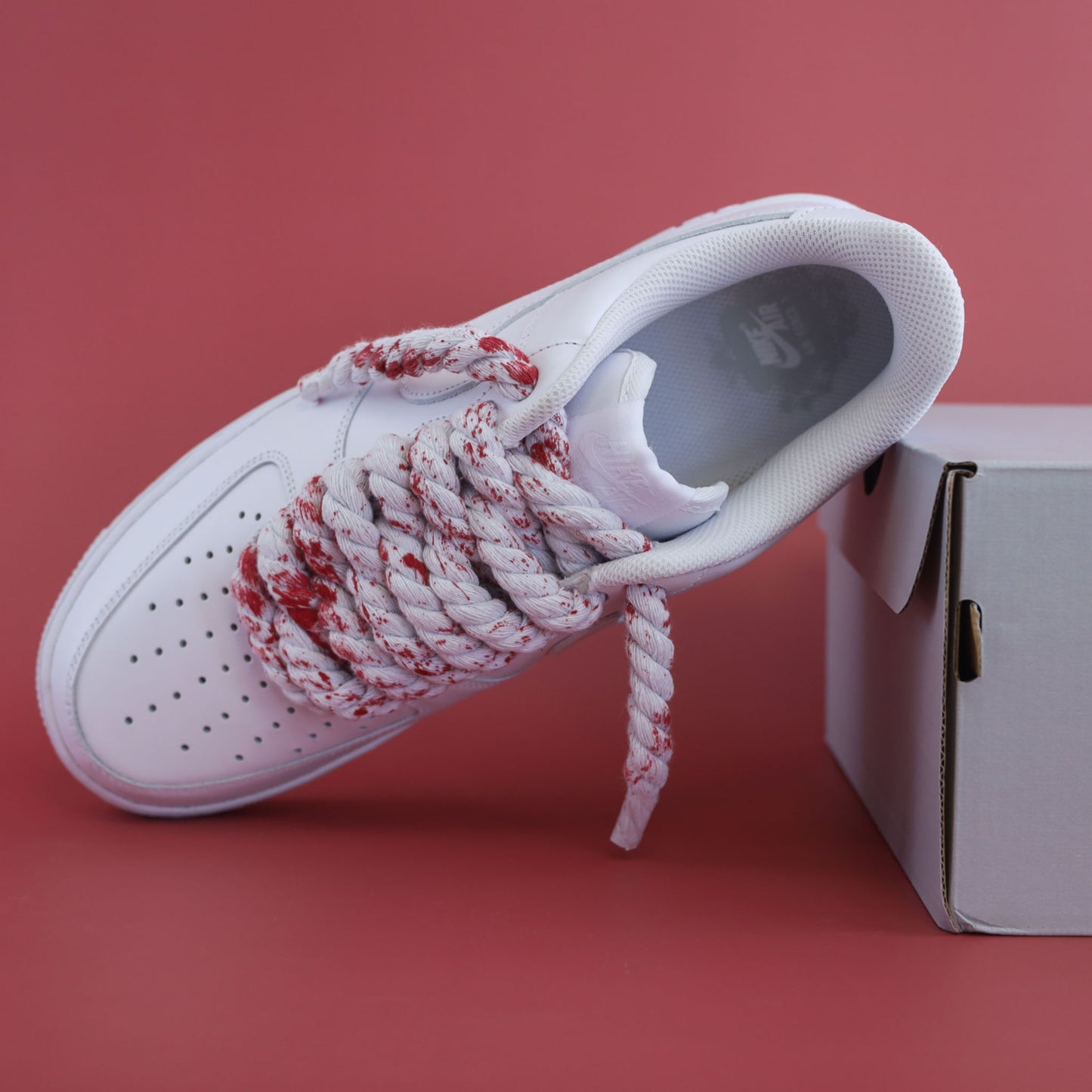 Baskets nike Air Force 1 custom rope laces - gros lacets corde splash rouge sneakeaze customs