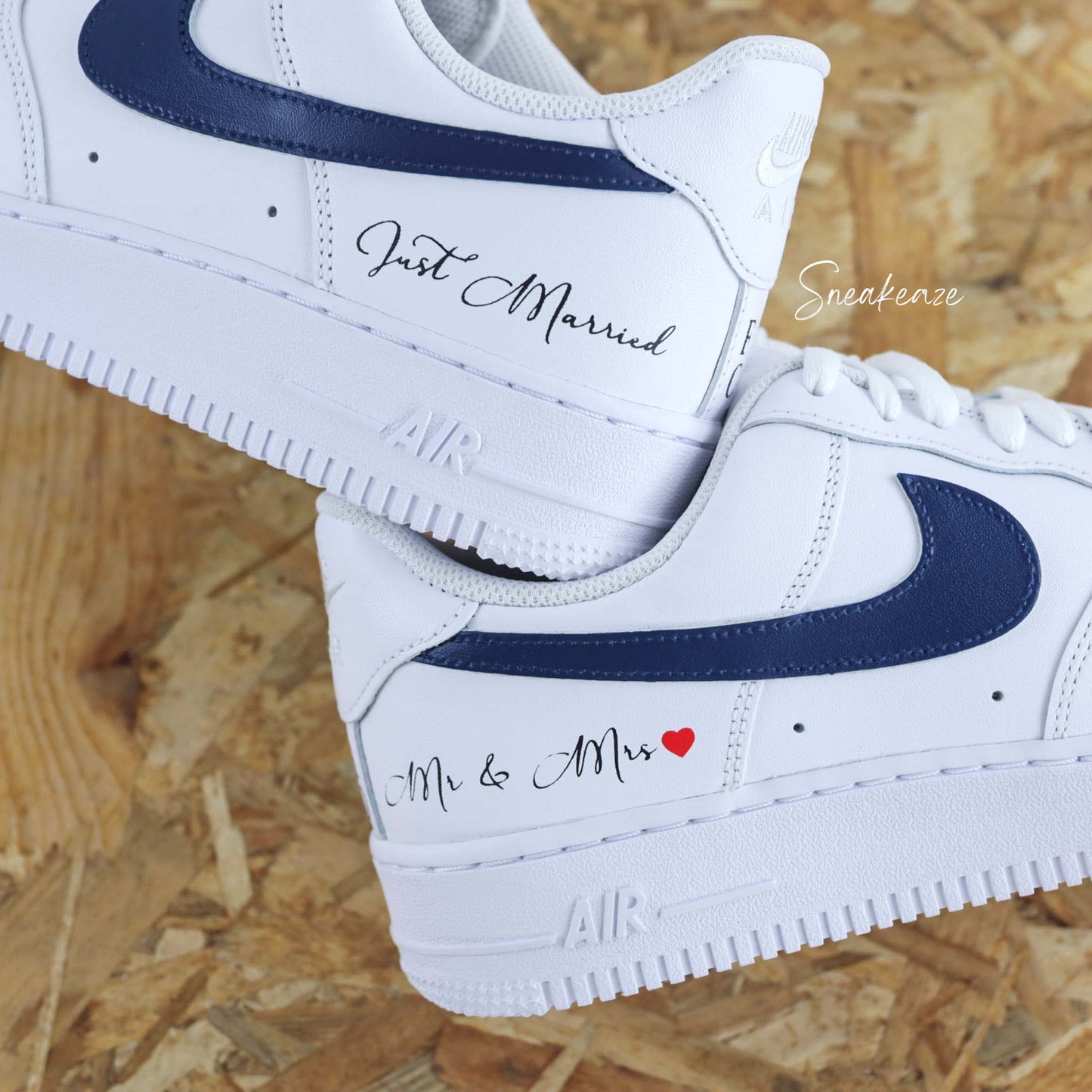 Air Force 1 personnalisées mariage - Nike custom "just married" inscription des initiales des mariés et de la date du jour J couleur noir - MARIAGE GLAMOUR - sneakeaze customs