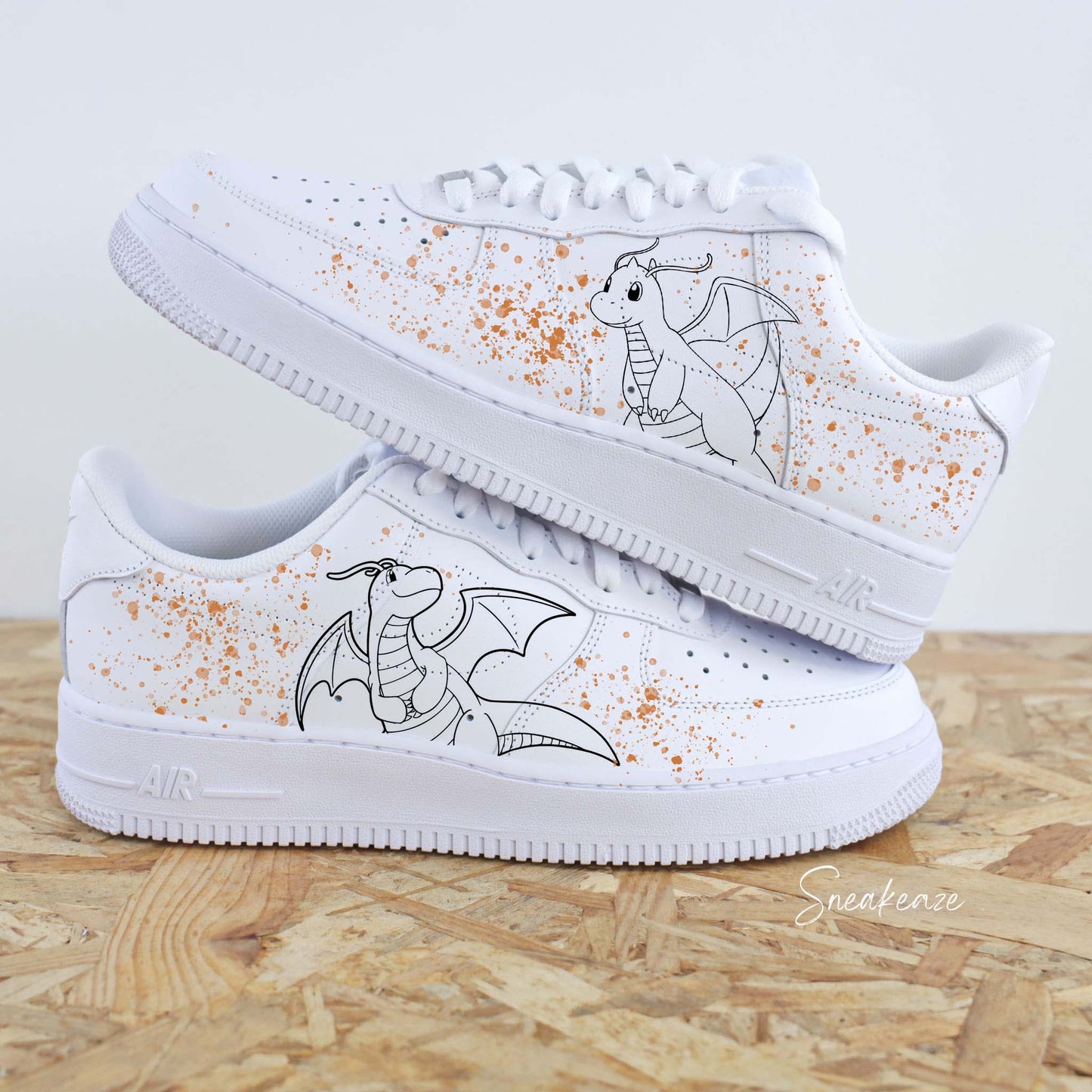 Baskets Nike Air force 1 custom dracolosse splash pokemon sneakers dessin sneakeaze customs skz AF1