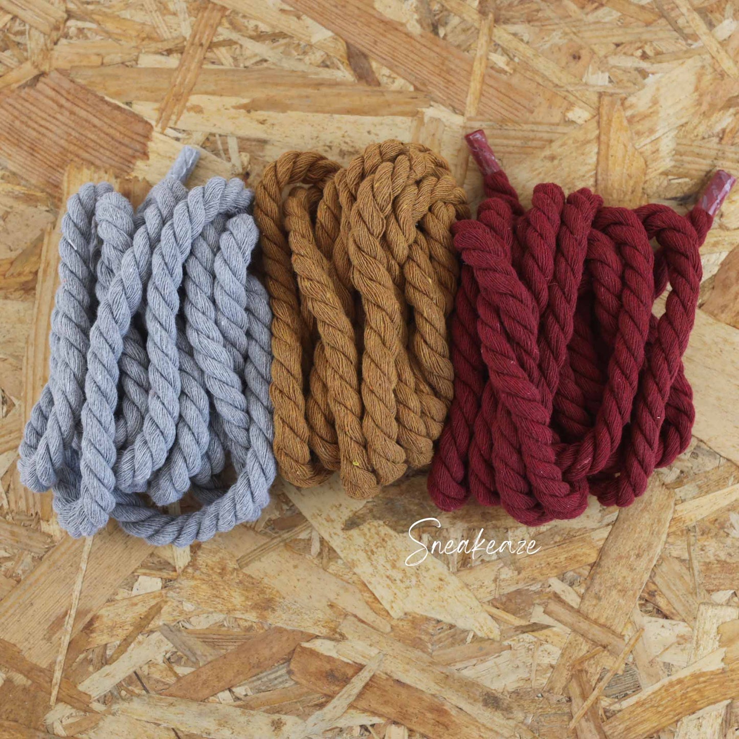 paire de gros lacets corde couleur foncé pour l'autonme - couleur : marron camel, gris et bordeaux. Accessoires pour modèle Rope Laces air force 1 custom ou adidas custom sneakeaze custom