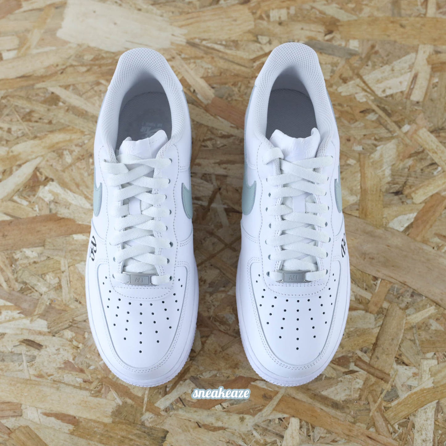 baskets nike air force 1 custom mariage inscription des initiales et date du mariage wedding sneakeaze customs skz