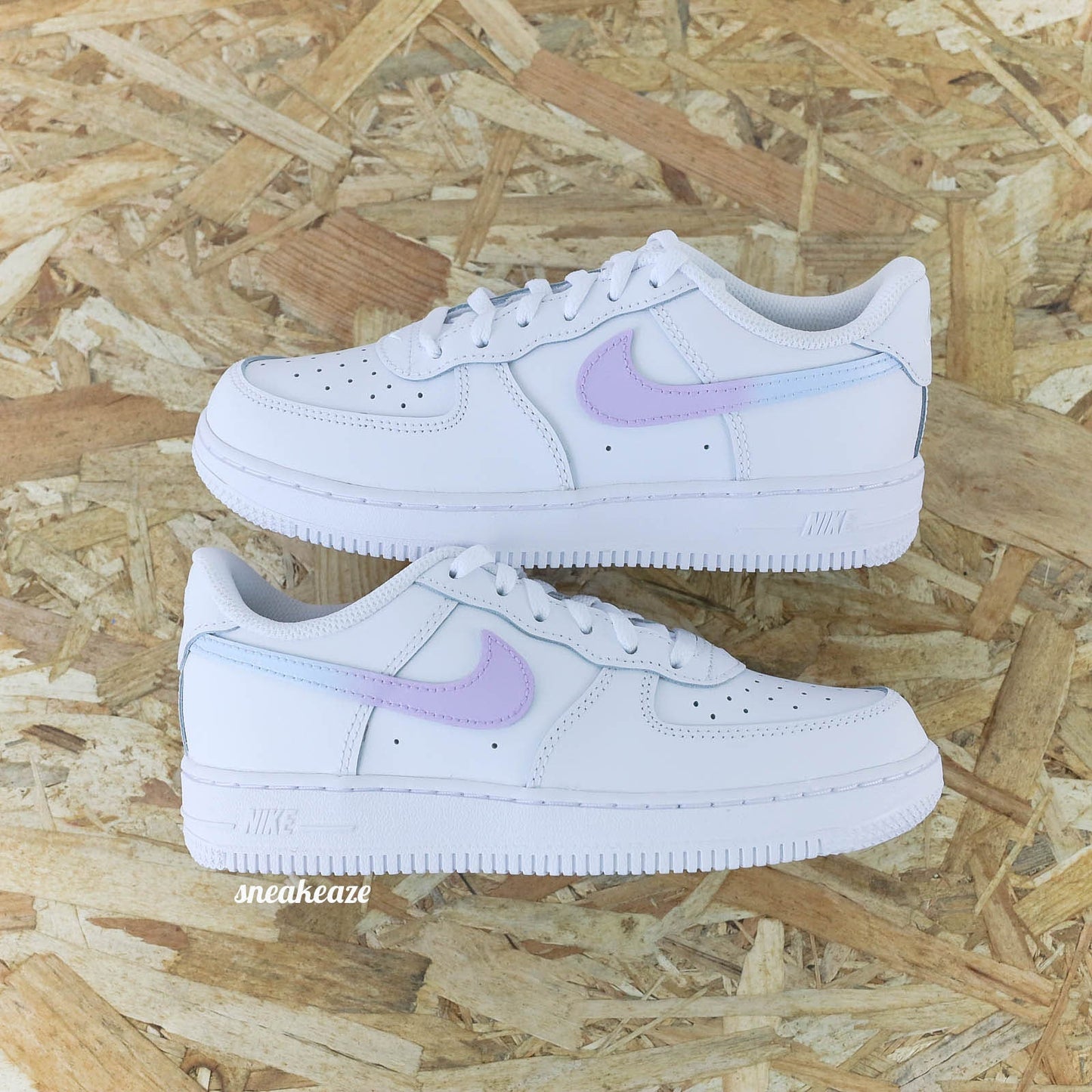 baskets nike air force 1 custom enfant - swoosh dégradé pastel sneakeaze skz customs