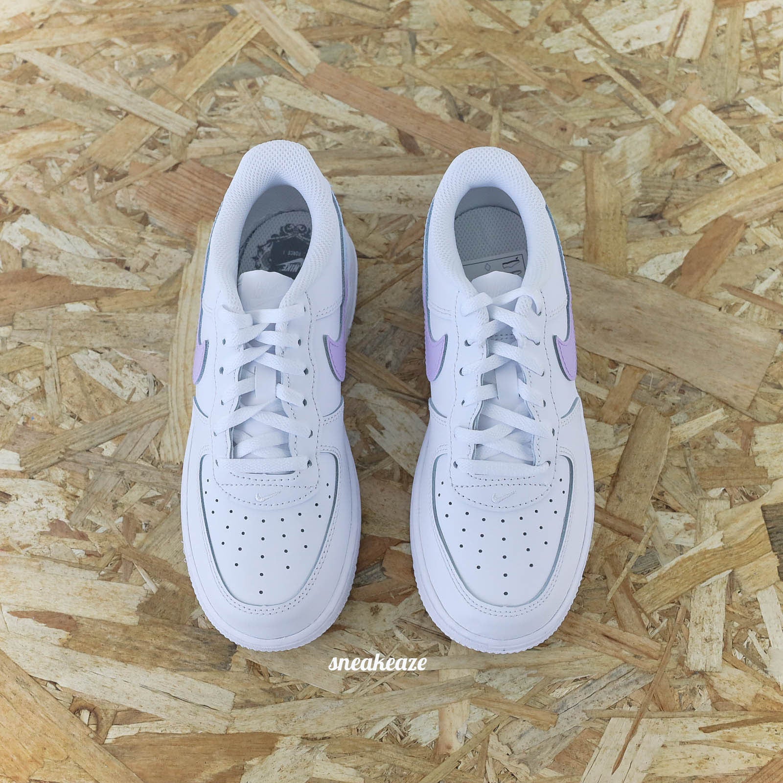 baskets nike air force 1 custom enfant - swoosh dégradé pastel sneakeaze skz customs