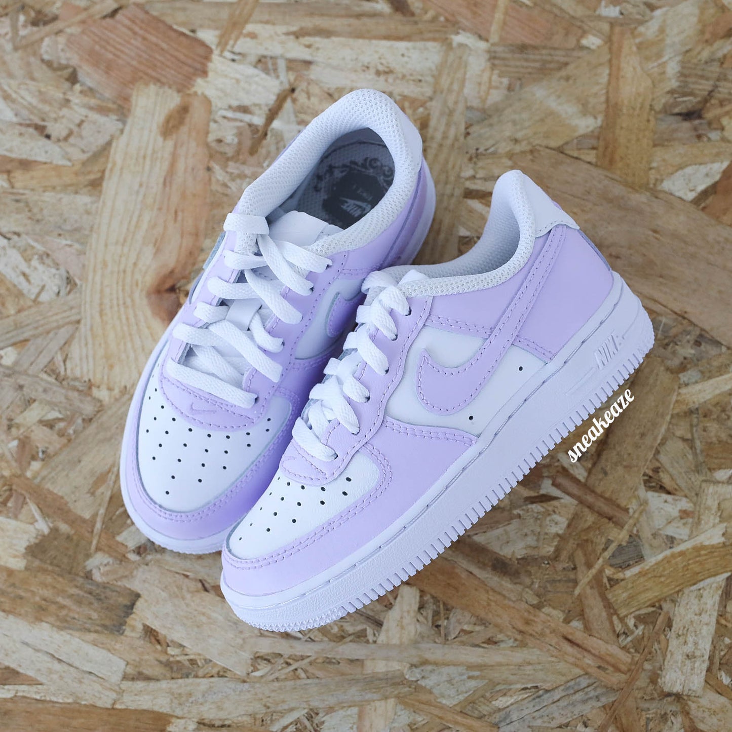 Baskets nike air force 1 enfant custom lila pastel sneakeaze customs skz