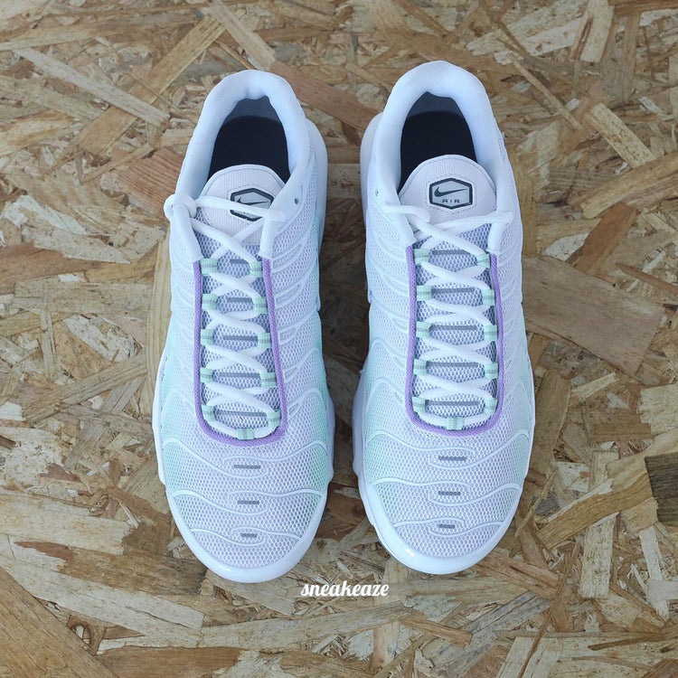 Baskets Nike Air Max Plus tuned (TN) custom Orchid - couleur lilac et mint pastel sneakeaze customs skz