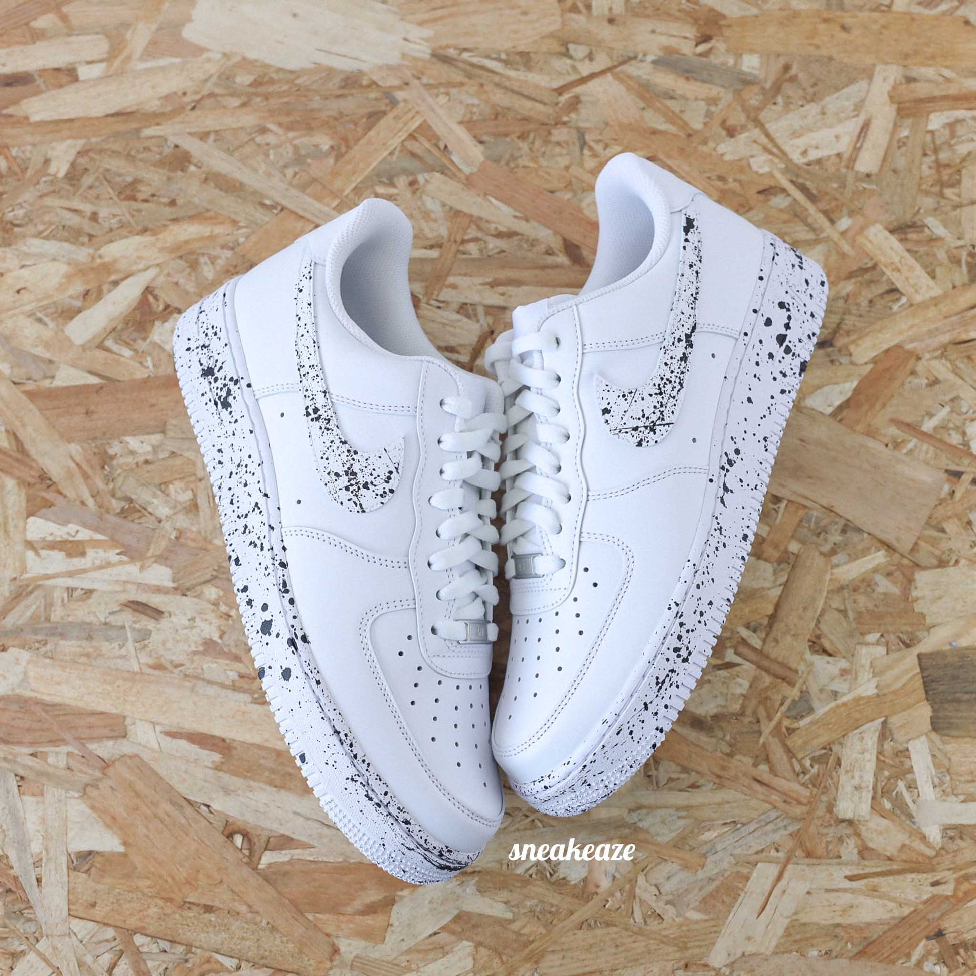 baskets Air Force 1 custom - Splash red and black AF1 - SNEAKEAZE CUSTOMS skz sneakers