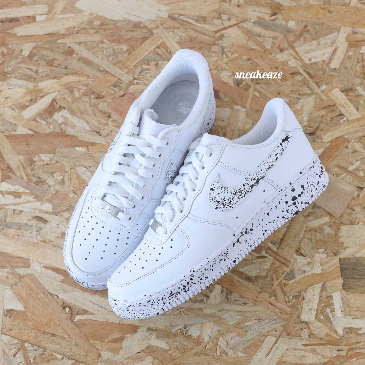 baskets Air Force 1 custom - Splash red and black AF1 - SNEAKEAZE CUSTOMS skz sneakers