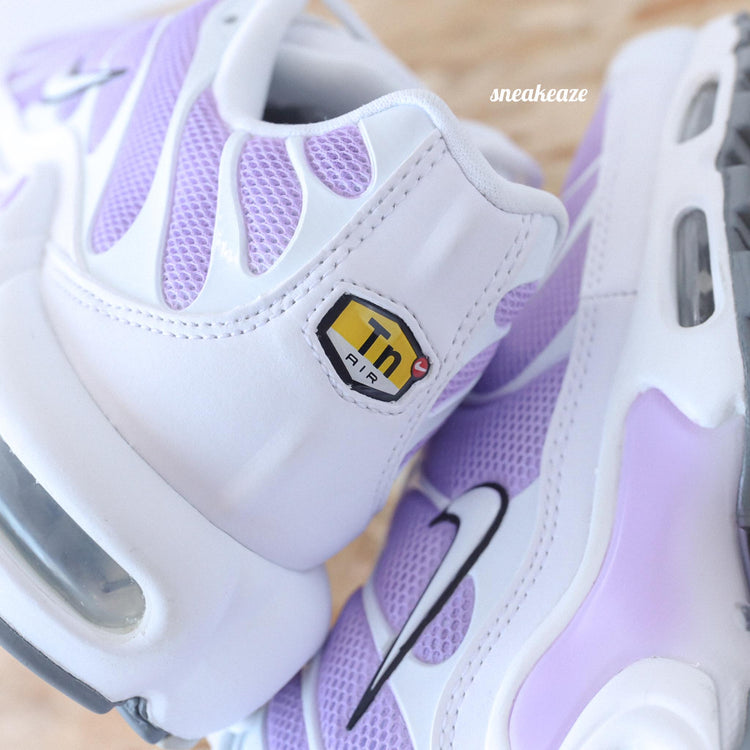 baskets nike air max plus tuned tn custom colorful lila pastel sneakeaze customs skz